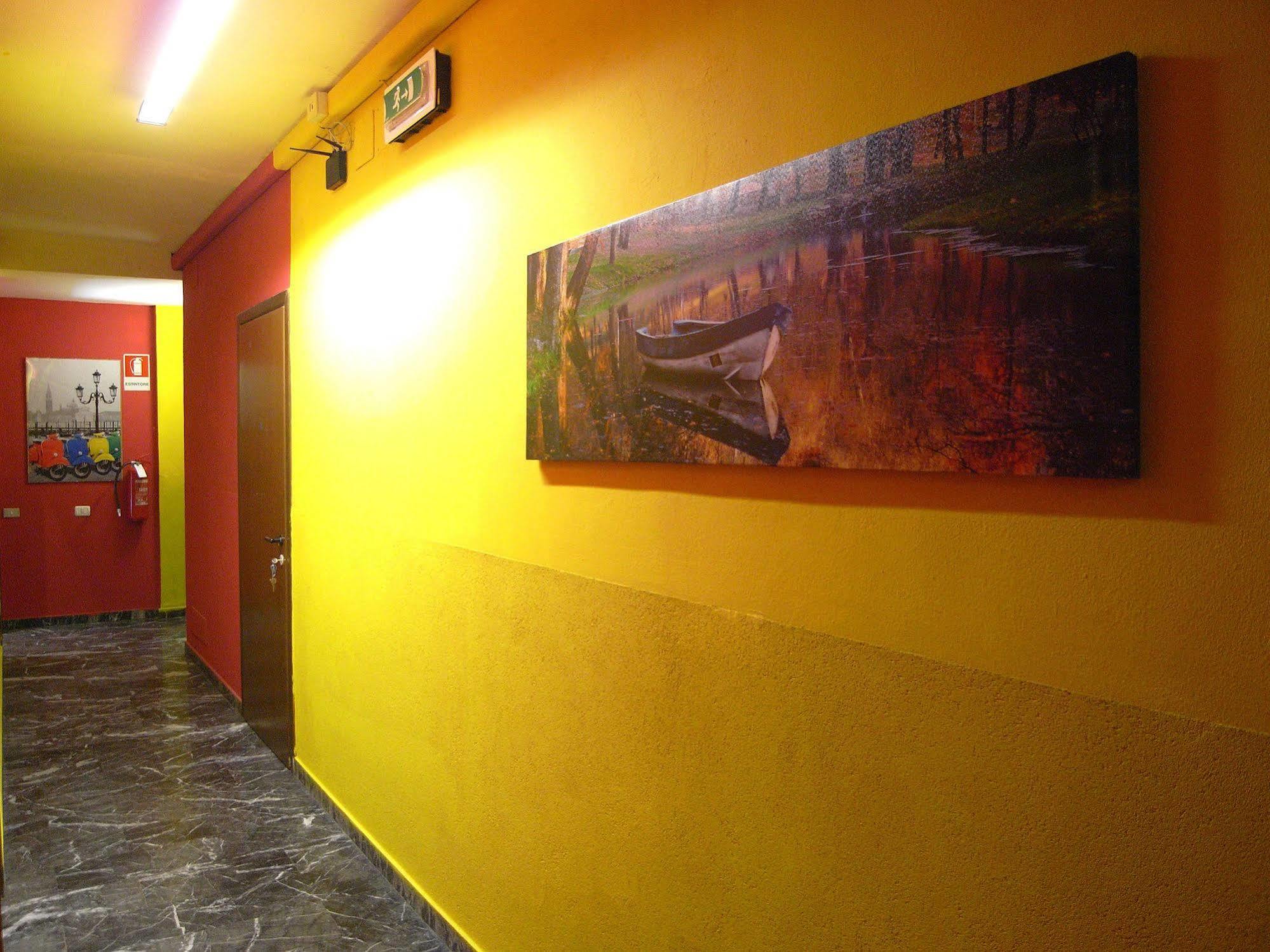 מילאנו Hostel California מראה חיצוני תמונה