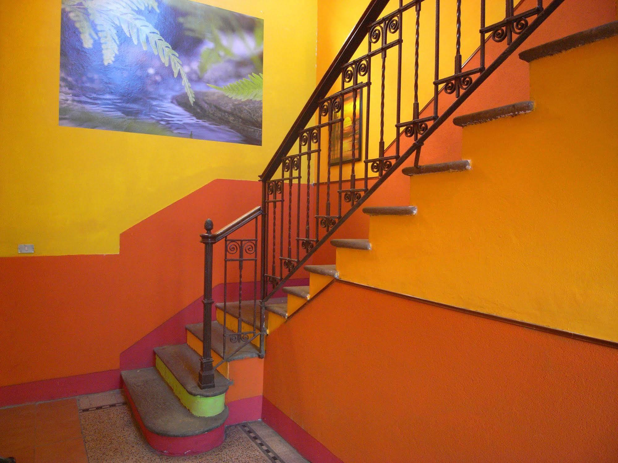 מילאנו Hostel California מראה חיצוני תמונה